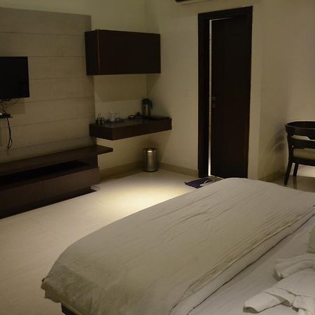 Hotel Aroma Inn Sirsa Buitenkant foto