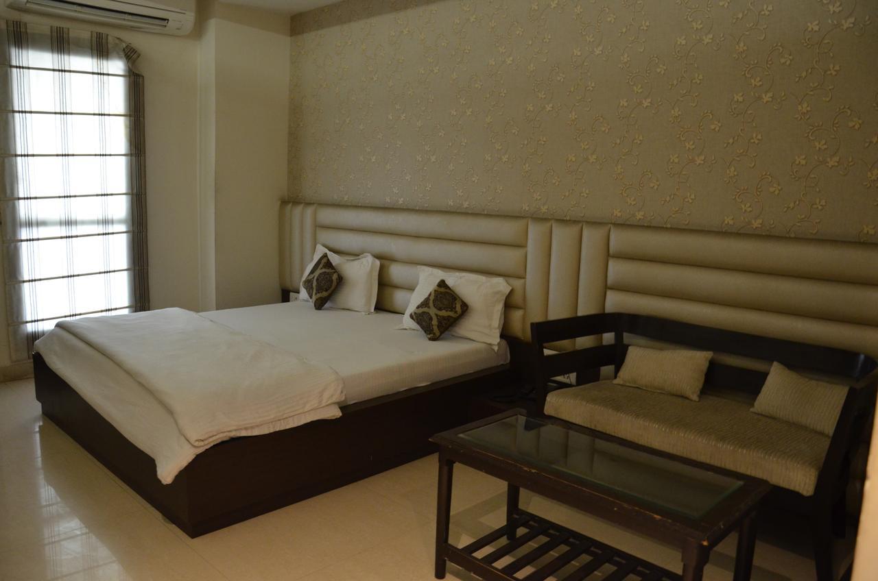 Hotel Aroma Inn Sirsa Buitenkant foto