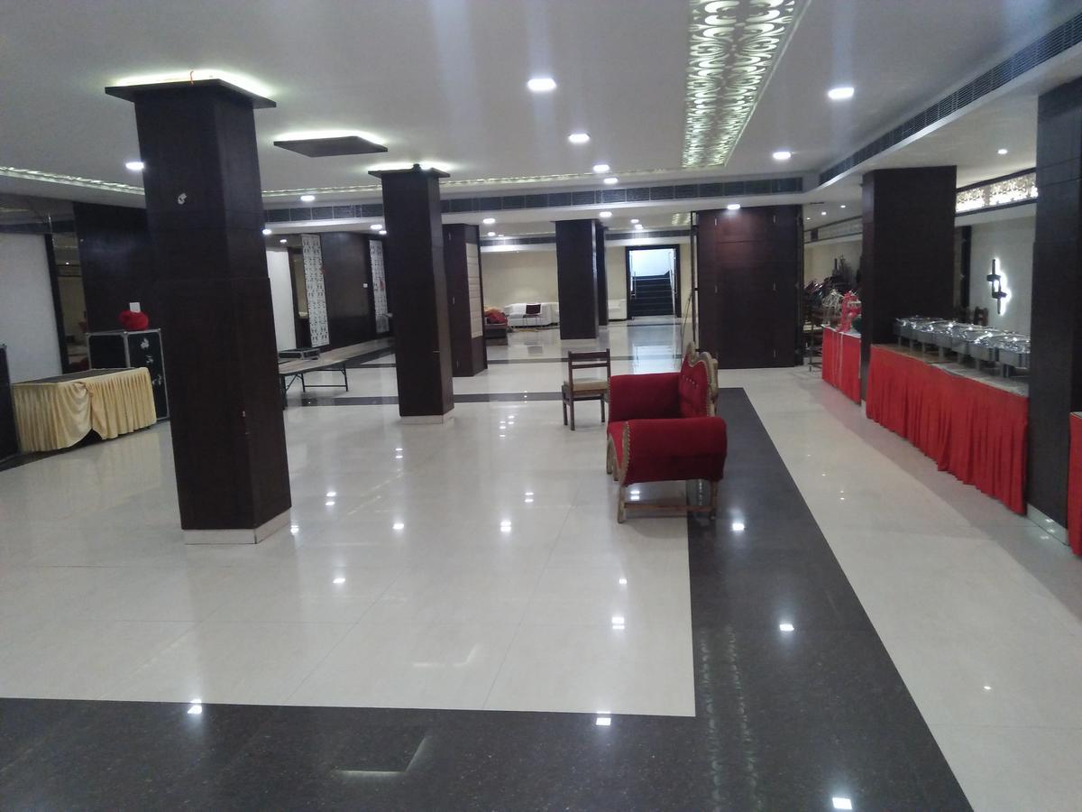 Hotel Aroma Inn Sirsa Buitenkant foto
