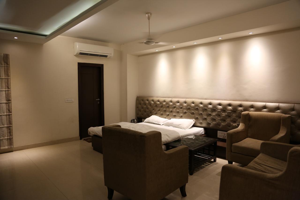 Hotel Aroma Inn Sirsa Buitenkant foto