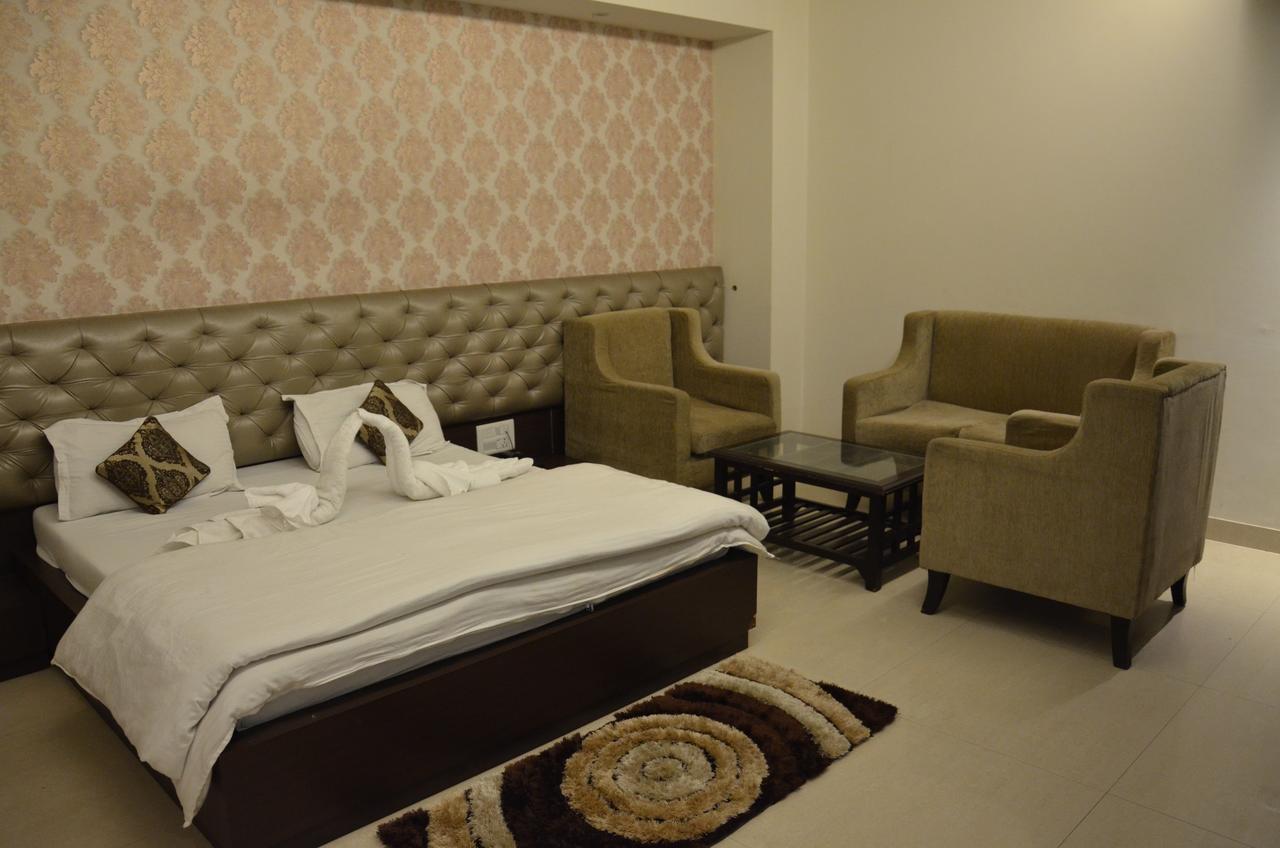 Hotel Aroma Inn Sirsa Buitenkant foto