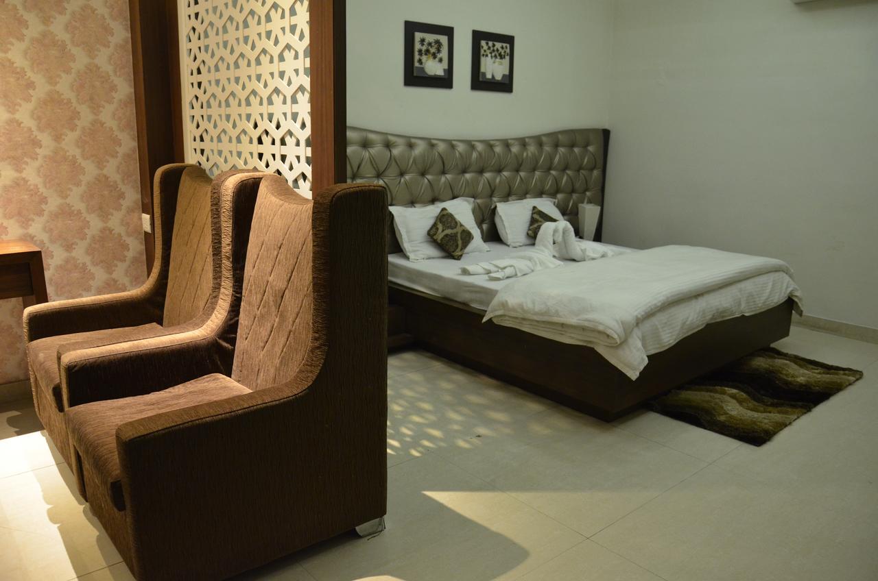 Hotel Aroma Inn Sirsa Buitenkant foto