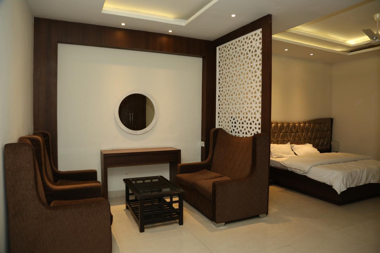 Hotel Aroma Inn Sirsa Buitenkant foto
